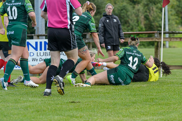 20230805--Ulster-V-Connacht-Womens-Rugby_D4A0827-CR.jpg